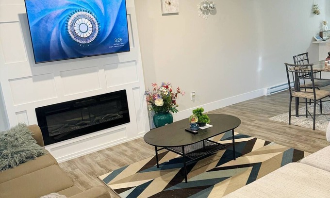 Moncton House | Stylish, Spacious and Private Home in Moncton- WiFi included