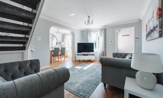 Redcar House | Contemporary Home in Redcar - Child Friendly & Highly Rated