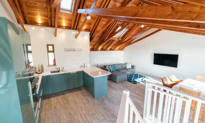 Spiddal House | Elegant Sea View House - Rated 9/10, Family-Friendly Stay