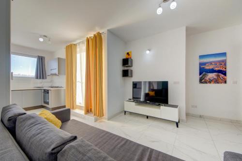 Ta' Giorni Apartment | Modern Penthouse with Parking in St. Julian's by SF HOMES