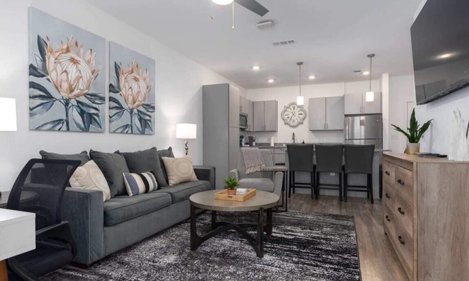 Pelham Apartment | Elegant 1 BR Retreat Near Oak Mt State Park with Pool