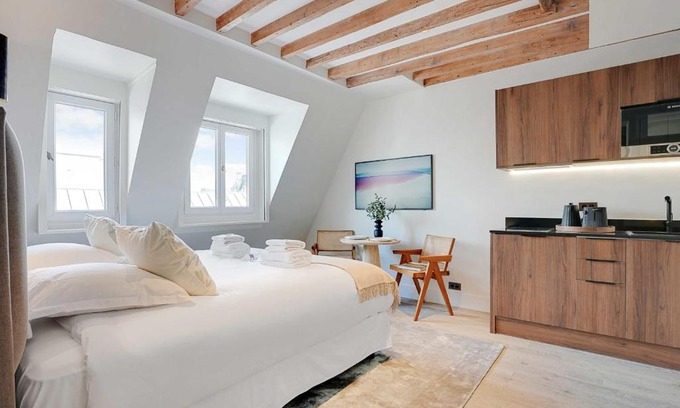 Quartier de la Place-Vendome Apartment | Elegant Studio near Louvre & Place Vendome - 4 Stars