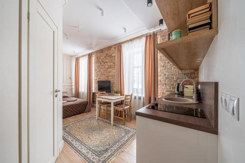 Grizinkalns Apartment | Cozy Loft at Melehin's Place with Breakfast Included