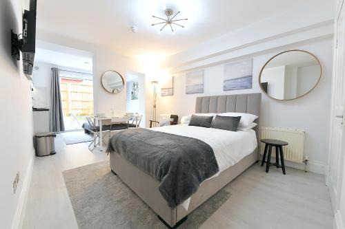 Shepherd's Bush Apartment | Newly Refurbished London Studios Near Shepherds Bush
