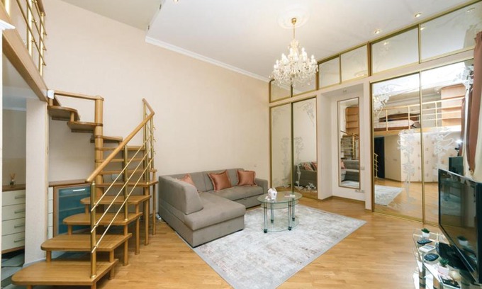 Khreshchatyy Yar Apartment | Modern Two-Level Flat Steps from Khreschatyk - Child Friendly