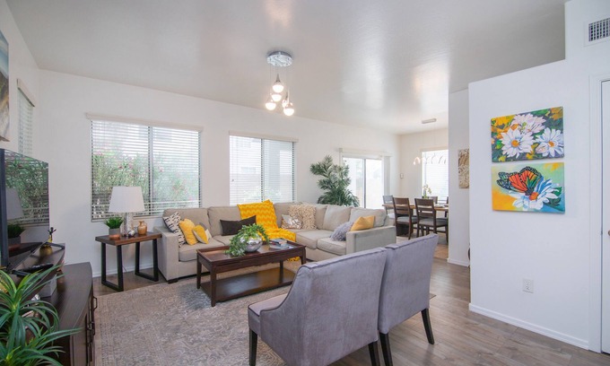 Laveen Village House | Budget-Friendly Stylish Vacation Home in Phoenix - Rated 10/10