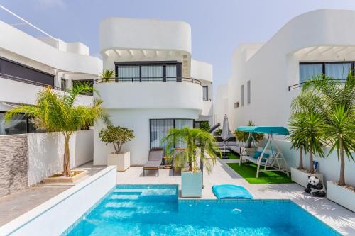 San Fulgencio Villa | Trendy Villa 2018 with Pool and Oceanfront Views