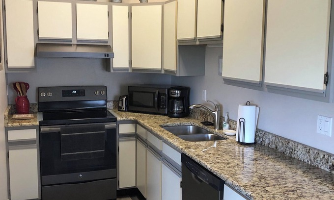 Highland Villa | Modern Villa Near Sebring Int’l Raceway with Pool & Spa