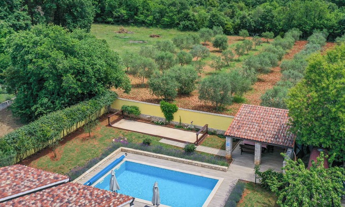 Segotici House | Stylish Villa with Pool and Ocean Views, Rated 10/10