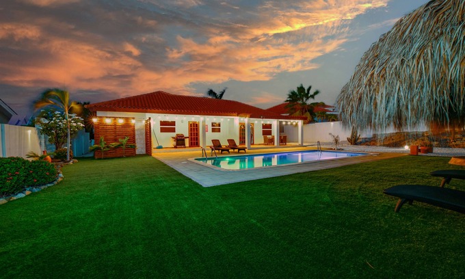Boroncana House | Elegant Villa with Private Pool & Spa - Rated 10/10