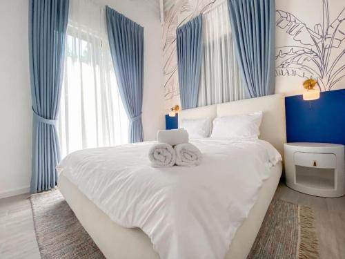 Caesarea Villa | Modern Villa with Shelter, Perfect for Families & Pets