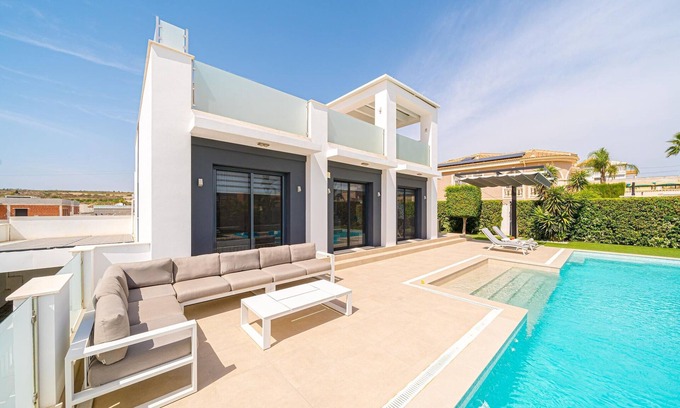 Torremendo Villa | Top-Rated Belvilla by OYO Villa Torremendo with Pool & Spa
