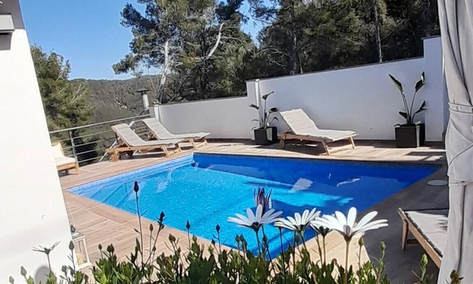 Olivella Villa | Villa Reina Avril: Tranquil Retreat Near Sitges with Spa & Pool