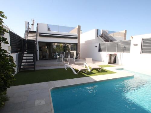 La Siesta Villa | Stylish Villa with pool