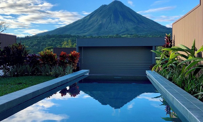 Arenal Hot Springs Villa | New Private Villa with Ocean Views, Pool & Hot Tub