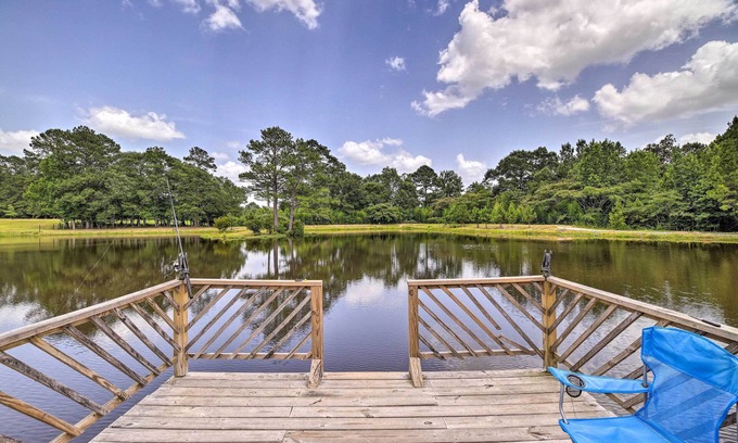 Woodville Cabin | Ideal Woodville Cabin with Fishing Dock & Lake Views