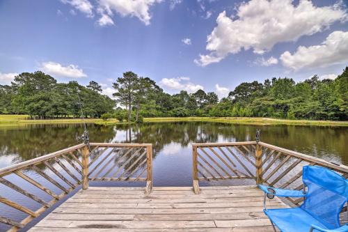Woodville House | Inviting Woodville Cabin with Fishing Dock & Pet Friendly!