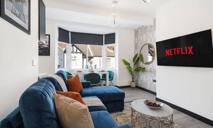 Castleford Apartment | Discover a Stylish Gem in Yorkshire with Family-Friendly Amenities