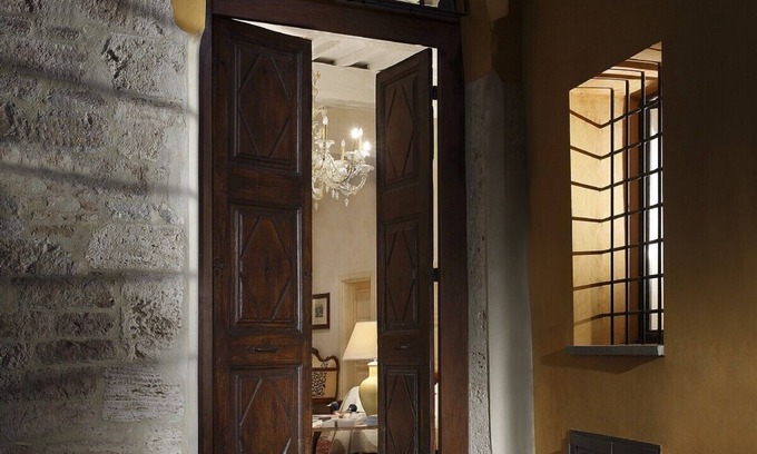 Old Town Apartment | Renovated Apartment in Perugia with Spa and Breakfast