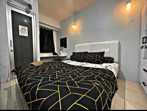 Pluit Apartment | Minimalist 1BR Studio with Fast WIFI & Pool Access