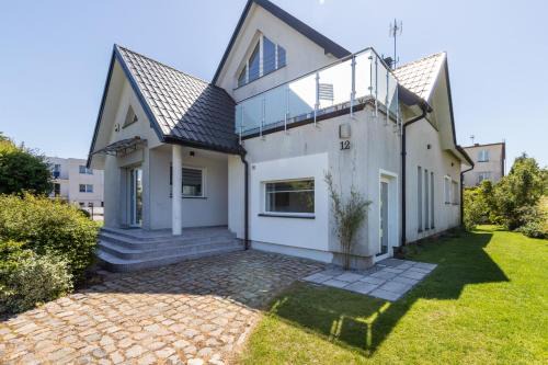 Chlapowo Apartment | Stylish Apartments Near Chłapowo Beach with Ocean Views