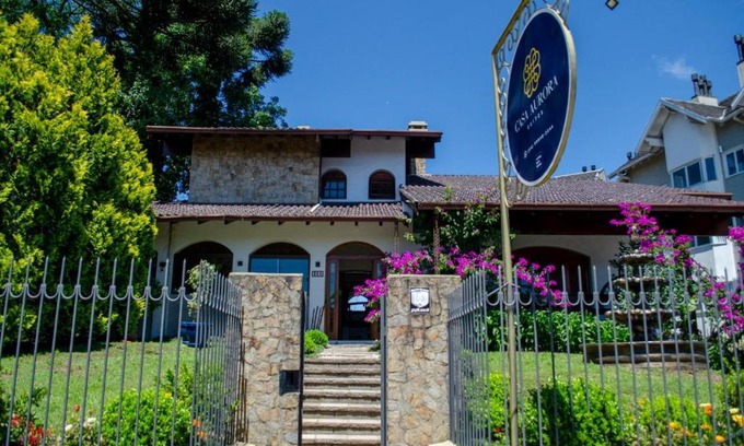 Vila Luiza House | Cozy Suites at Casa Aurora - Pet Friendly & Kitchen Access