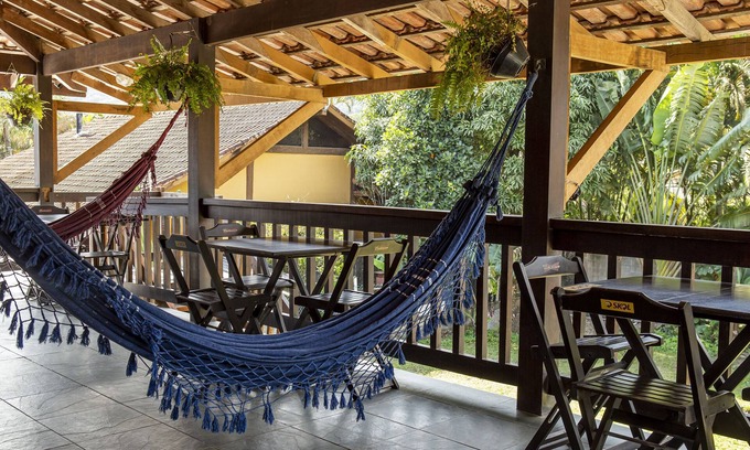 Maresias Hotel | Charming Suítes Las Flores Maresias - Family-Friendly Retreat