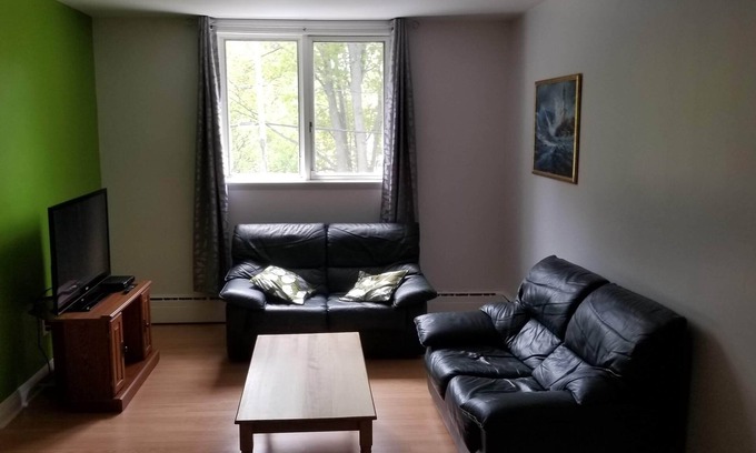 Montcalm Condo | Spacious Downtown Condo with Breakfast & Child-Friendly Amenities