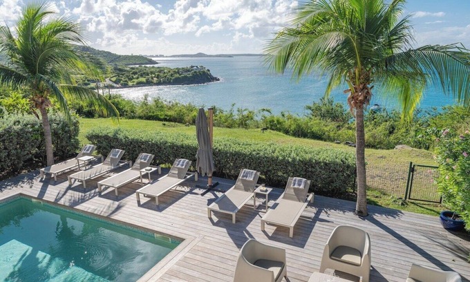 La Savane Villa | Seafront Retreat with Sunset Views & Pet-Friendly Comfort
