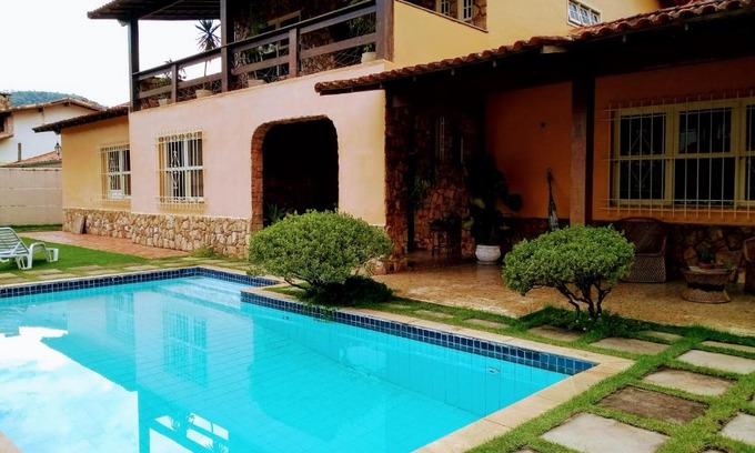 Nogueira House | Pet-Friendly Homestays in Itaipava with Ocean Views