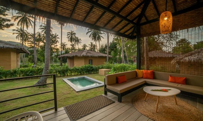 Chaloklum House | Exotic Suan Residence Bungalows with Private Ocean Pool