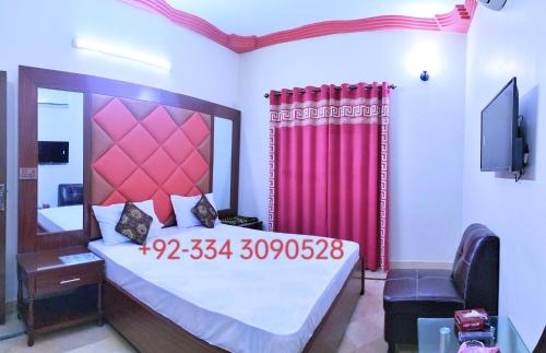 Gulshan-e-Iqbal Bed & Breakfast | Cozy Subhan Palace: Pet-Friendly Stay near Millennium Mall