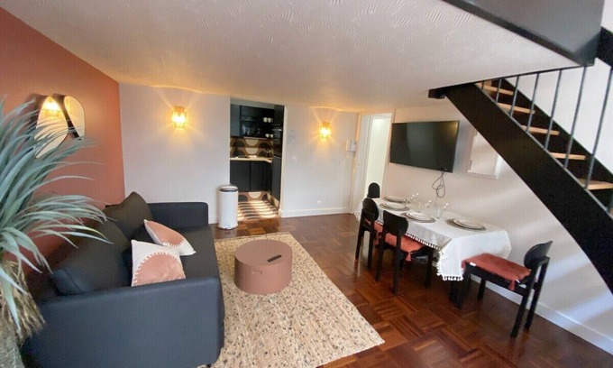 Archives Apartment | Elegant Apartment in Le Marais with Kitchen & Breakfast