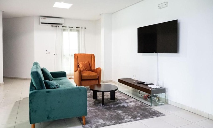Cocody Apartment | Elegant Apartment in Cocody Riviera Bonoumin - 9/10 Rating