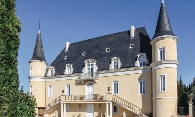 Pont-Saint-Esprit House | Inviting 8-Bedroom Retreat in Pont Saint Esprit with Pool