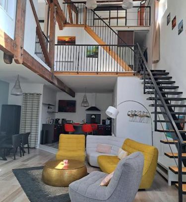 Barjols Apartment | Elegant Triplex Loft with Tropézienne in Provence