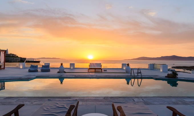 Agios Ioannis Villa | Breathtaking Oceanfront Views with Pool & Breakfast Bliss