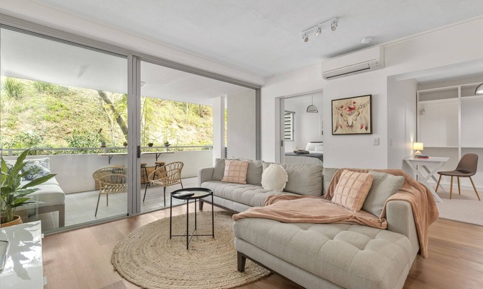 Teneriffe Apartment | Discover Simplicity: 1Bed/Study with Pool & Balcony