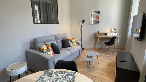 Le Busca Apartment | Delightful T2: Fully Renovated & Family Friendly Stay