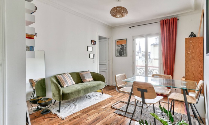 Quartier de la Chapelle Apartment | Stunning T2 Retreat in the 18th Arrondissement, Rated 9.4