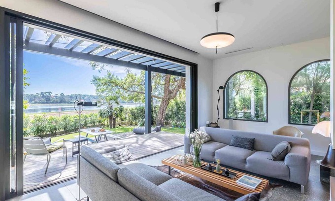 Soorts-Hossegor House | Sublime Villa Basco-landaise Avec Accès Privé au lac