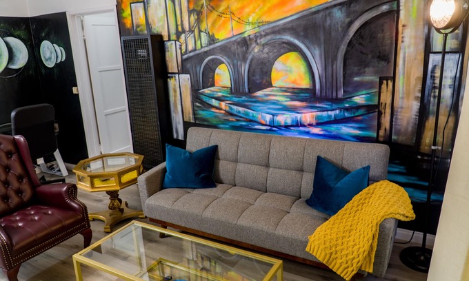 Burbank Apartment | Artful Downtown Retreat with King Bed and Spa Amenities