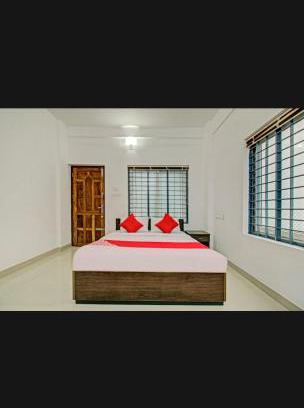 Thrissur Hotel | Budget-Friendly Stay at Subramania Arcade with Breakfast