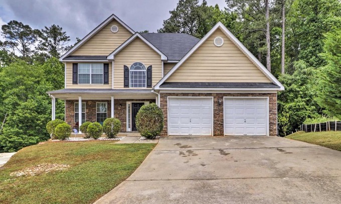 Cliftondale House | Inviting Atlanta Vacation Home - 20 Mi to City Center