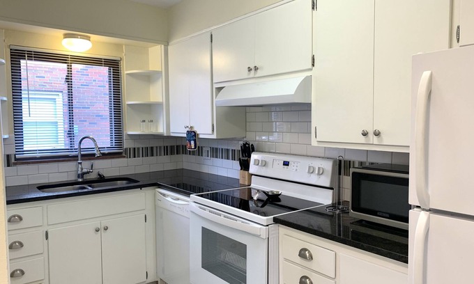 Columbus Apartment | Discover Suburban Living with Spa and Pet-Friendly Comfort