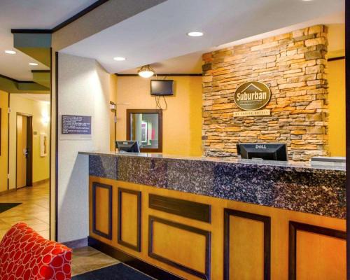 Cedar Falls Hotel | Comfortable Stay at Suburban Studios Cedar Falls