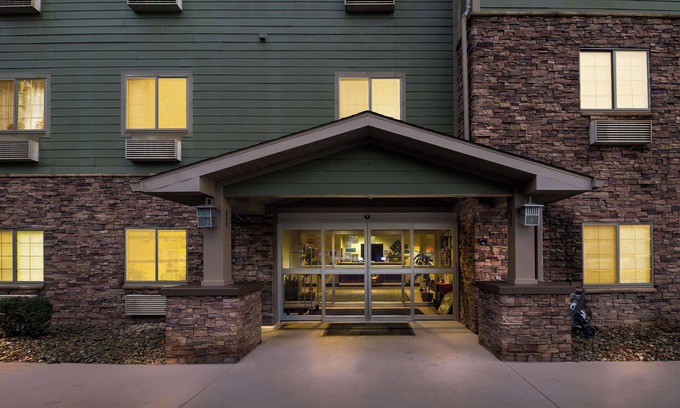 Morgantown Hotel | Comfortable Suburban Studios Morgantown with Family Amenities