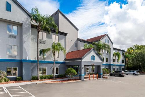 Ocoee Hotel | Pet-Friendly Retreat at Suburban Studios Ocoee Winter Garden