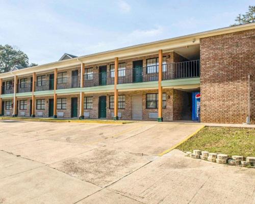 Tallahassee Hotel | Convenient Stay at Suburban Studios Tallahassee near University
