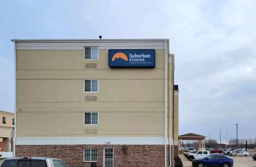 Waterloo Hotel | Affordable Suburban Studios Waterloo: Pet-Friendly Stays